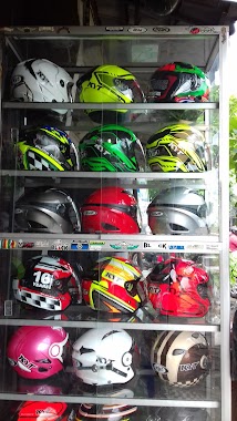 Ruddy Helmet Shop, Author: rudi afkhariel