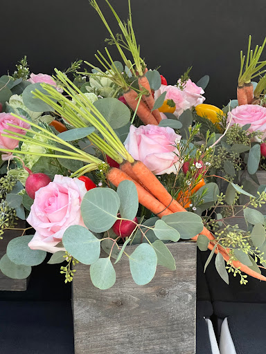 Majestic Flowers and Gifts - Thumbnail