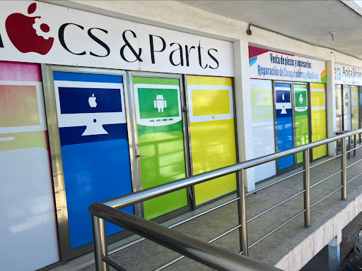 Anita & Fabian Mac + PC Rescue & Parts Tulum