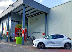 Photo n°24 de Toyota Groupe Degenève Annemasse à Gaillard (Vendeur de voitures d'occasion)