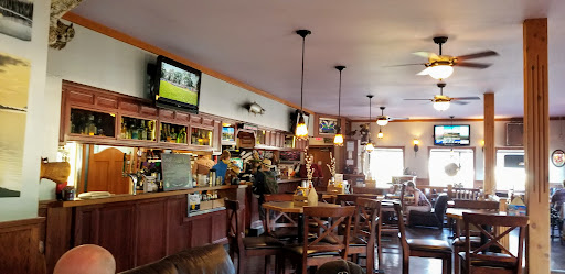 Dock ‘n’ Duck Pub & Grill, Lodge