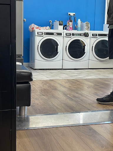 Leeton laundromat - Thumbnail