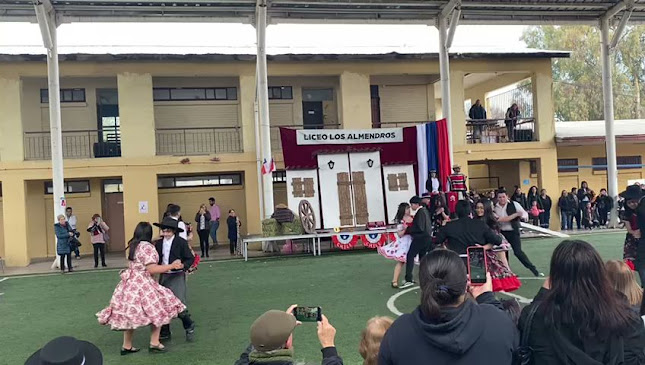 Opiniones de Los Almendros en La Serena - Escuela