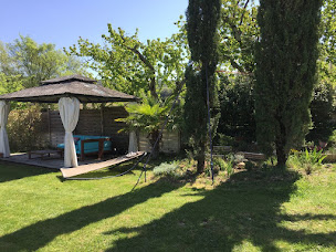 Photo n°27 de Mas et Jardin à Lagorce (Piscine)