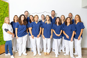 Photo n°1 de Clinique Dentaire LUGARI GARLABAN à Aubagne (Parodontiste)