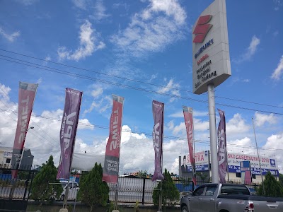 Photos of Indomobil Nissan Datsun Kendari