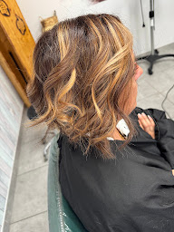 Photo n°3 de Vir' dans l'hair / salon de coiffure à Lézignan-Corbières (Salon de coiffure)