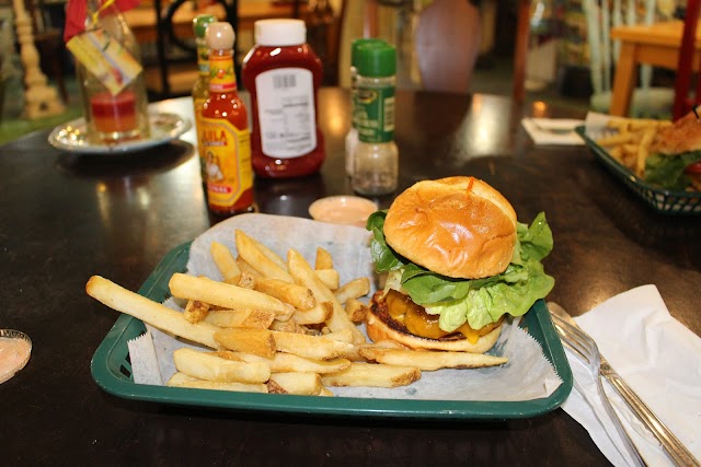 Ginny's & Jane E's Cafe and Gift Store