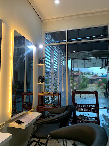 D&D BEAUTY SALON