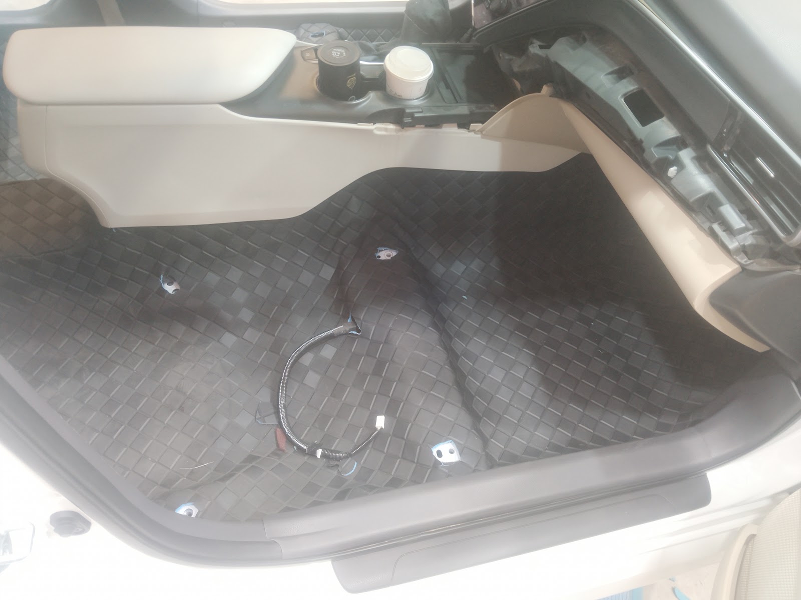 قوس 10مجمع مكه لزينه وتنجيد جميع السيارات