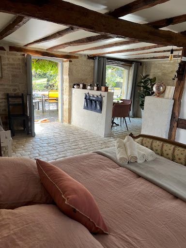 Photo de Sous la Glycine, chambre d'hôtes avec jacuzzi à Cressensac (46600)