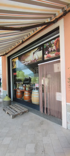 Ferraro Vino Sfuso E Imbottigliato