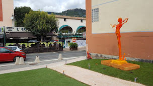 Photo n°4 de Selas Pharmacie Saint Marc à Peymeinade (Pharmacie)