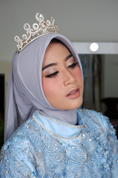 Make-up Artist Gresik | MUA Gresik | Hello Salmake_up