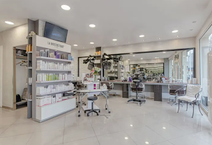 Photo n°4 de Emitif Coiffure et esthètique à Sainte-Geneviève-des-Bois (Salon de coiffure)