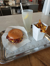 Photo n°42 de Steak' n Shake Jardin des Causses du Lot à Coeur de Causse (Restaurant de hamburgers)