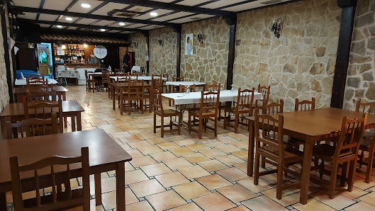 Hostal restaurante El Jardin C. el Jardín, 5, 24234 Laguna de Negrillos, León, España
