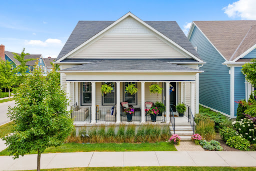 Debi Chewerda, Realtor at RE/MAX Niagara - Thumbnail