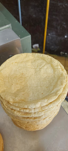 TORTILLERÍA: "LAS MEJORES DEL RUMBO" by null