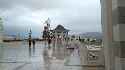 Ahi Evran Üniversitesi Camii