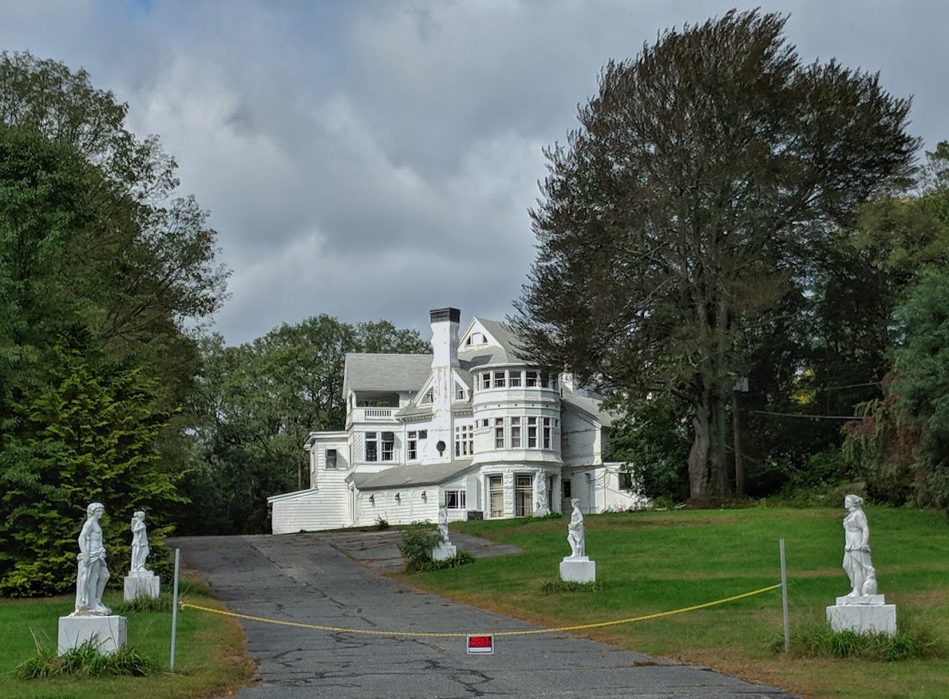 the White Cliff in Northborough, Massachusetts Metrowest Limousine visitor often visit here