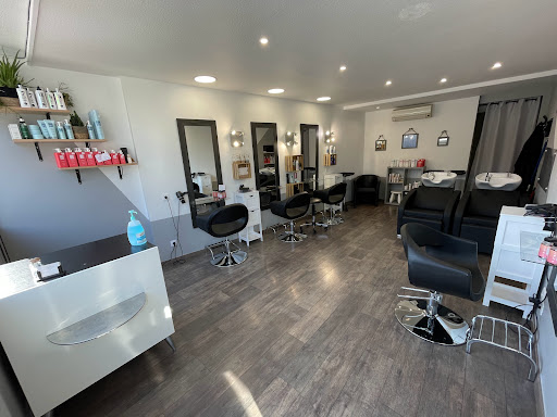 Au Détour d'Une Coupe - Salon de coiffure - Thumbnail