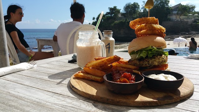 Sandy Bay Beach Club, Lembongan