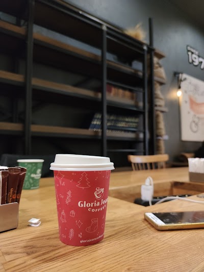 Gloria Jean