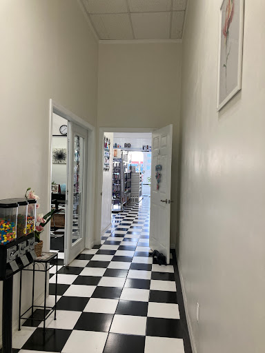 Le Beauty Bar (inside KUT N BEAUTY) - Thumbnail