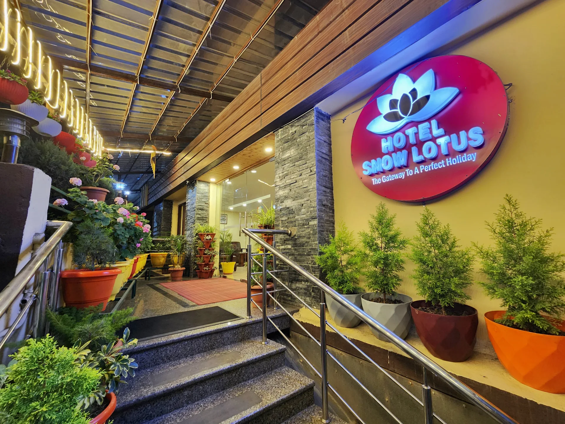 Snow Lotus Hotel