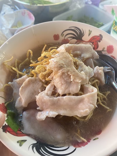 ร้านป้อม ก๋วยเตี๋ยวเนื้อน้ำใส/เย็นตาโฟ ฮาลาล 3