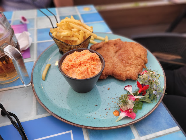 https://www.facebook.com/NienazartyBistro