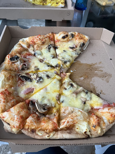 Photo 2 - Pizz'a Jean