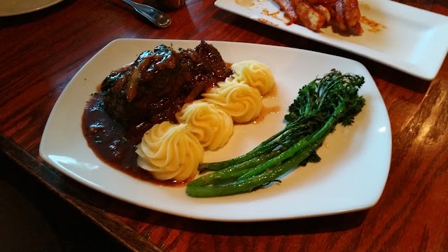 The Queen Vic Pub & Kitchen