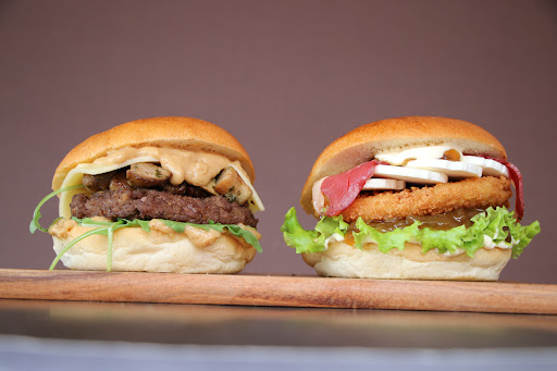 Photo 3 - MYTHIC BURGER Brive - On recrute ! 😍