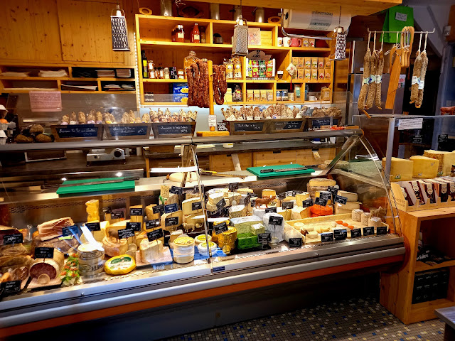 Fromagerie Caldera Terre d' Auvergne by null