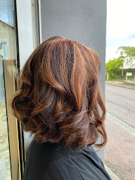 Photo n°28 de Isa'Styl Coiffure et Prothèses Capillaires à Cosne-Cours-sur-Loire (Magasin de perruques)