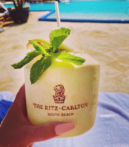 AM I COCONUTS? Gallery - United States
