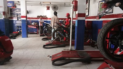 Photos of Yamaha Official Workshop