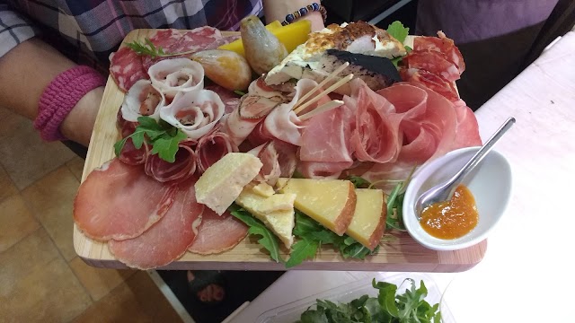 Salumeria Enoteca Peraino