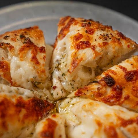 Free Wheeler Pizza by null