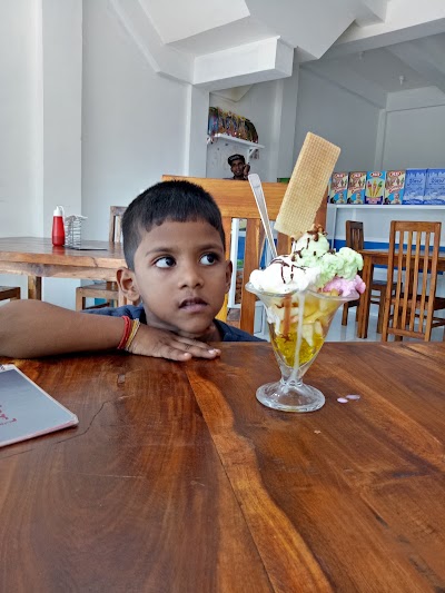 Photos of Pop Yarl Ice Cream