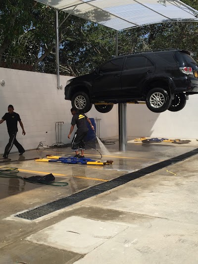 Photos of Forros Estadio Car Wash Elite