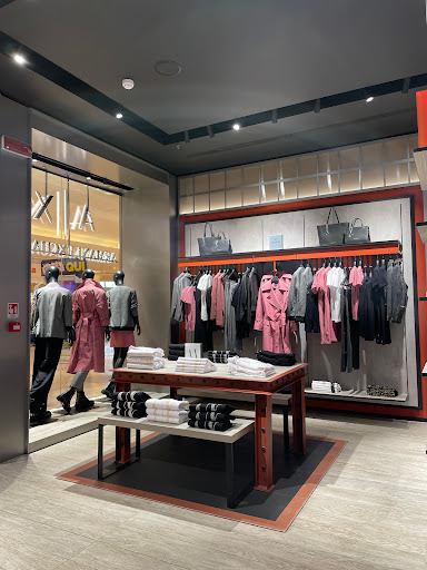 AX Armani Exchange Busnago Il Globo