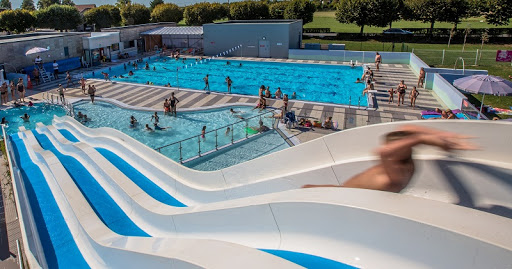 Photo de Piscine d'été à Matha (17160)