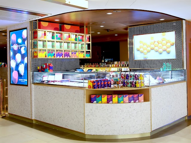 Janice Wong - Raffles City