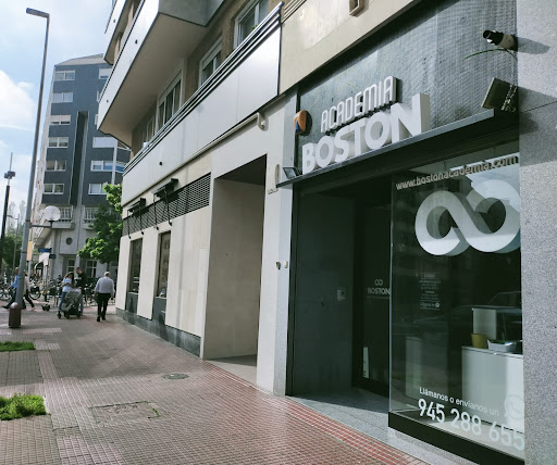 Academia de Inglés Boston: Inglés y Refuerzo Escolar en Vitoria