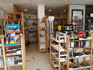 Photo n°1 de Librairie du Lapin Blanc à Le Mesnil-Esnard (Librairie)
