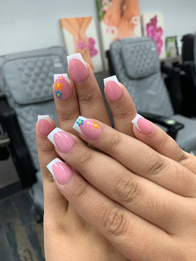 Cosmo Nails and Lash Gallery - United States