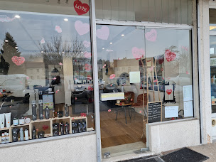 Photo n°21 de A VOS SOUHAITS Coiffure à Beynes (Salon de coiffure)